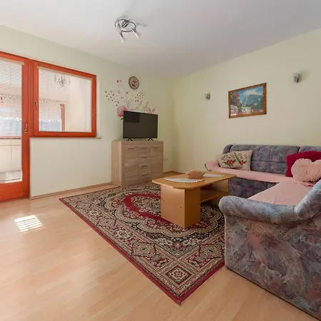Pr' Kavac Apartment