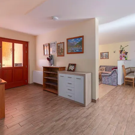 Apartment Pr' Kavac *