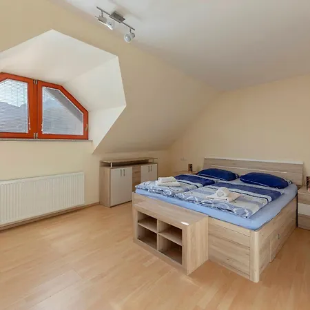 Pr' Kavac Apartment
