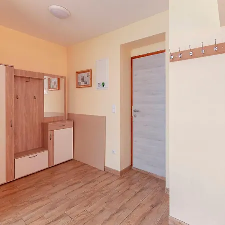 Pr' Kavac Apartment *