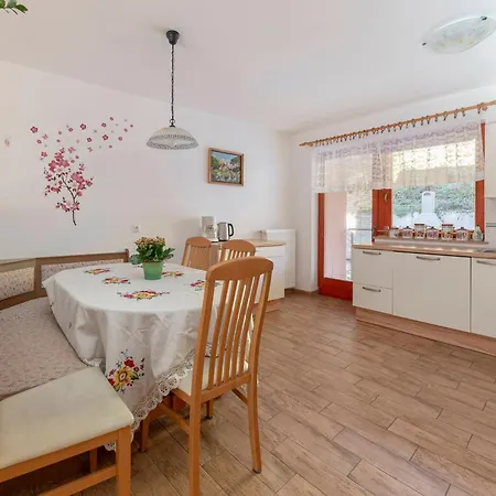 Pr' Kavac Apartment