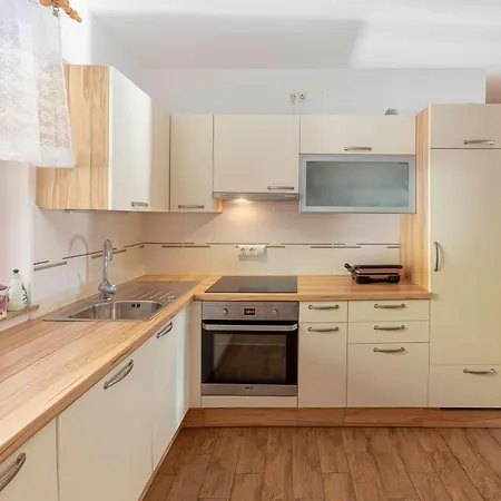 Apartment Pr' Kavac *