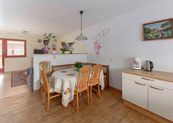 Pr' Kavac Apartment Ratece